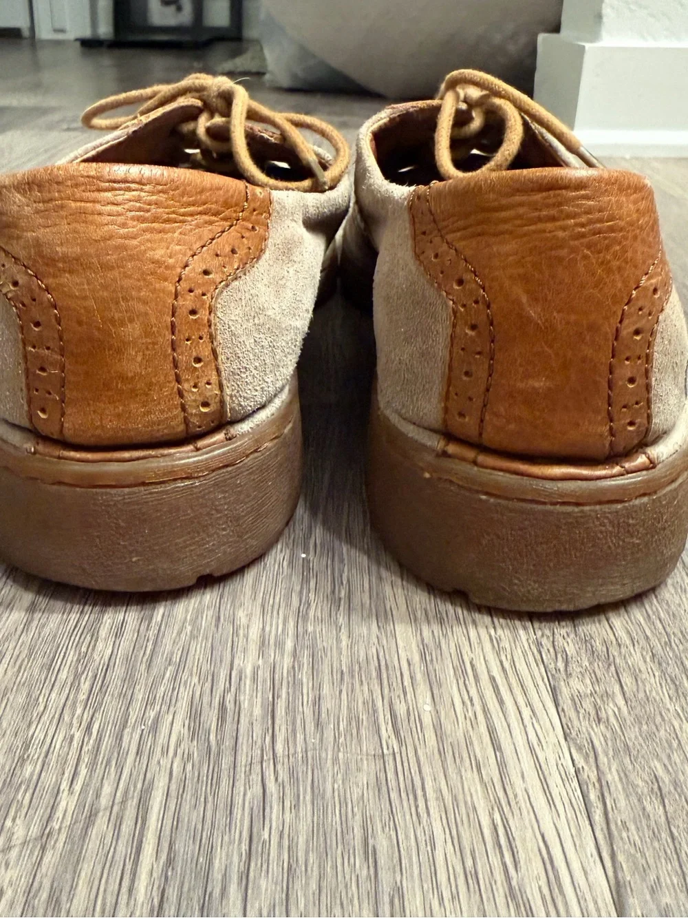 Born Men’s 10 EU 44 Tan Suede Leather Oxford Derby Lace Up Shoes Brown